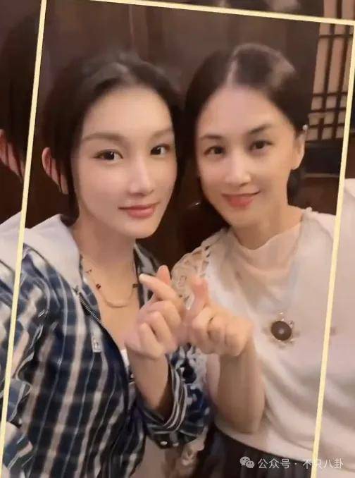 好嚣张!他和老婆上节目,却半夜偷着和老婆闺蜜联系?