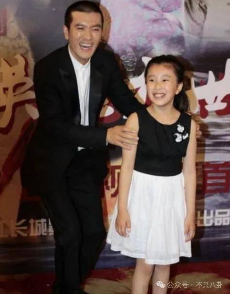 好嚣张!他和老婆上节目,却半夜偷着和老婆闺蜜联系?