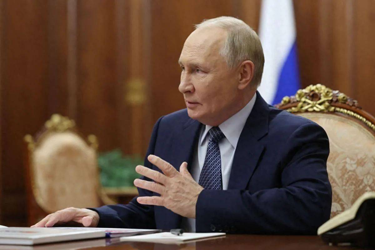 “逮捕普京”响彻！上百国接到通缉令，普京毫无退路？我防长交底