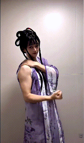 “林黛玉倒拔垂杨柳”成真了？20岁姑娘从体弱多病到练出麒麟臂，网友：反差好大