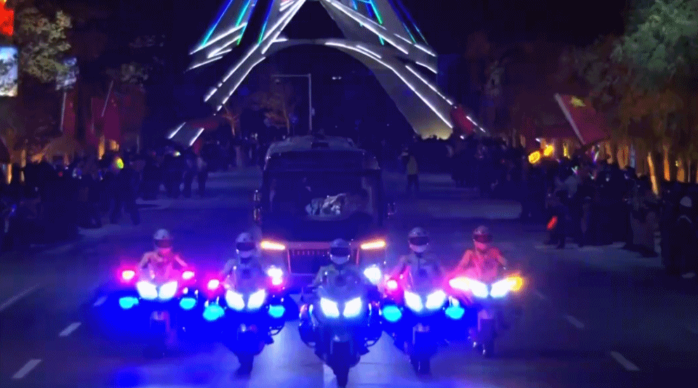 “90后”初上太空!“敦煌的女儿”樊锦诗现身出征仪式,见证神舟十九号发射高燃瞬间