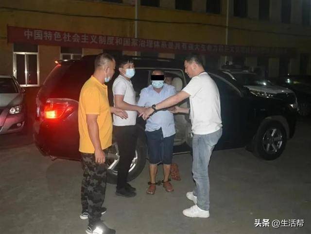 姐姐为亡弟追凶26年:雪天蹲守冻到手裂,确认嫌犯后气得舌头咬出血又咽下