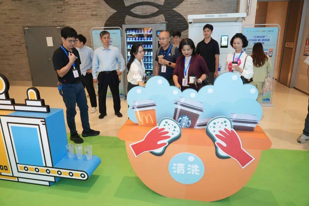 “我们还是分了吧”!深圳一场馆内,这段对话惹笑众人