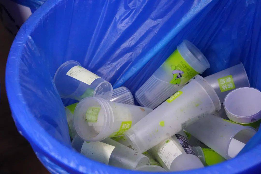 “我们还是分了吧”!深圳一场馆内,这段对话惹笑众人