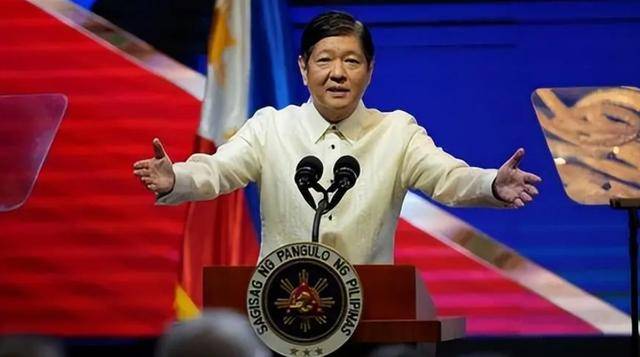 菲妄图吞下整个南沙群岛,下一秒,讽刺一幕出现