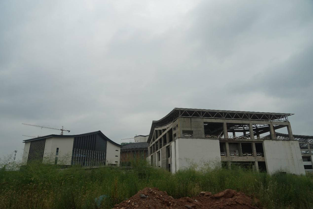 已耗资6亿元,赣南最大在建文体民生项目停工十个月