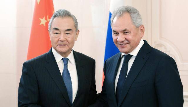俄伊朝统一战线,俄方接连对华发出邀请,俄乌停战不再依靠美国?