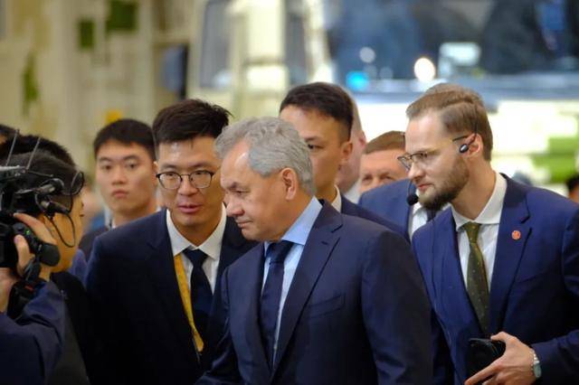 俄伊朝统一战线,俄方接连对华发出邀请,俄乌停战不再依靠美国?