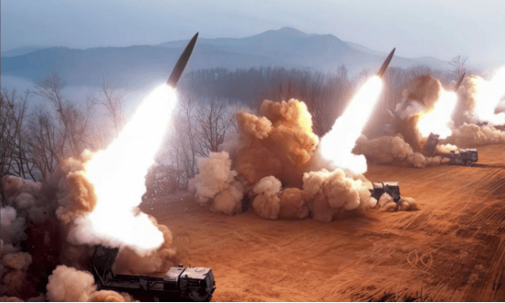 24小时内,乌2次突破俄“核红线”,12枚导弹袭击普京住所?