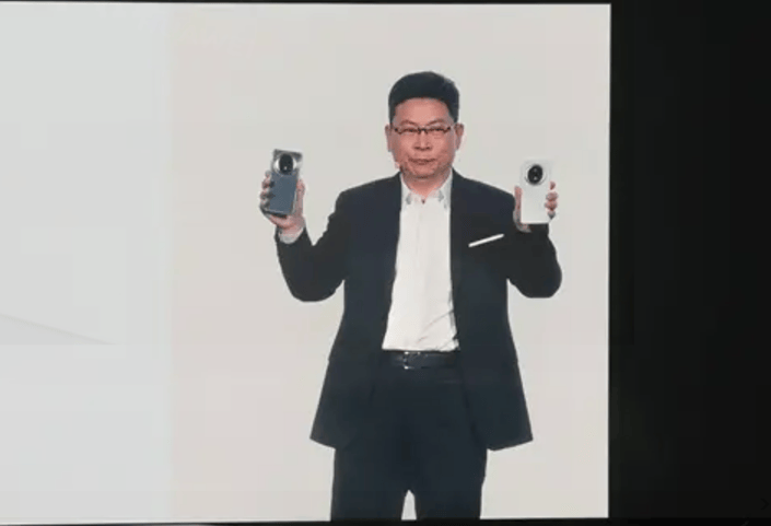 华为Mate70自研鸿蒙+麒麟9020？余承东说对的起那四个字