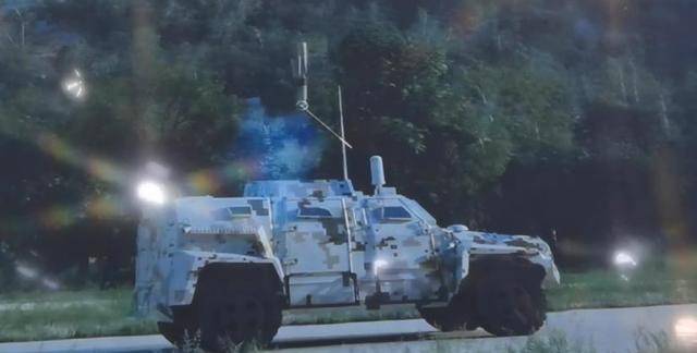 解放军王牌武器:一发掀翻坦克天灵盖,射程超“标枪”20倍