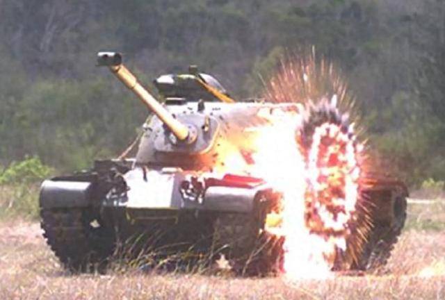 解放军王牌武器:一发掀翻坦克天灵盖,射程超“标枪”20倍