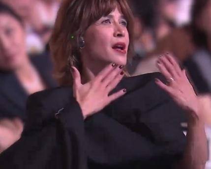 苏菲·玛索为张艺谋颁奖 张艺谋:她是我心中的女神