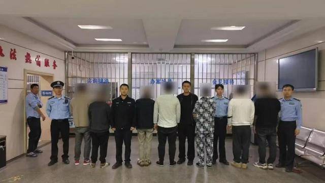 江西青原警方捣毁一个卖淫团伙，抓获涉案人员30人，10人涉嫌组织卖淫罪被刑拘