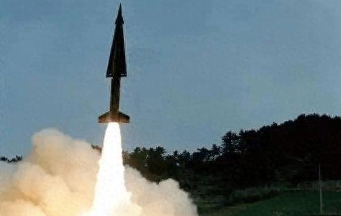 6枚导弹打醒了俄，普京彻底坐不住了，“动用核武”响彻全球！