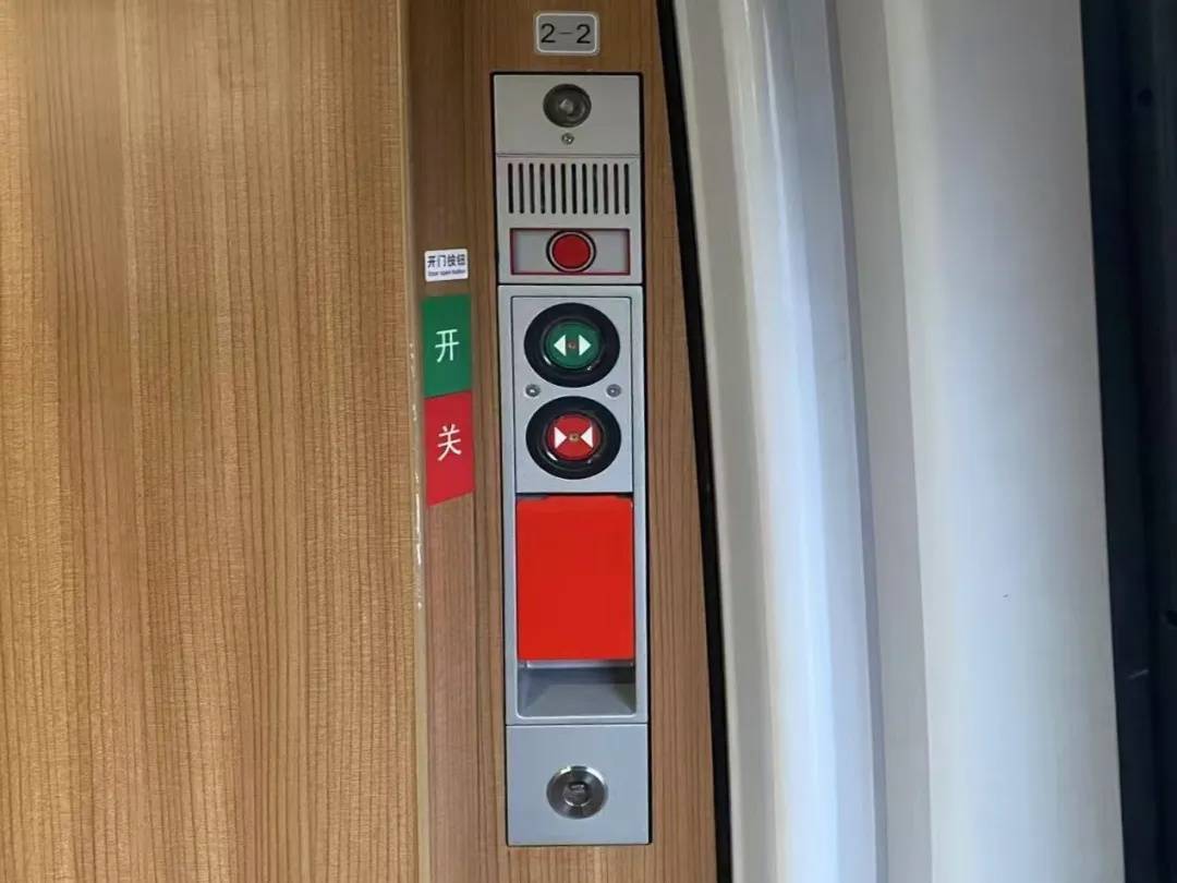 三胞胎坐高铁“买挂票”走红!家长带娃出行该如何购票?