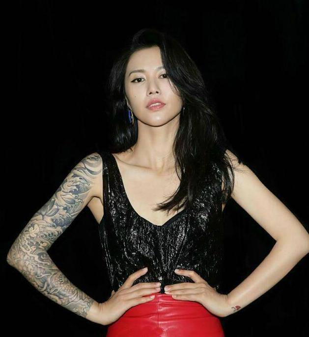 原来是他娶了谭维维！被称为“不老男神”，曾在海拔5600米上求婚