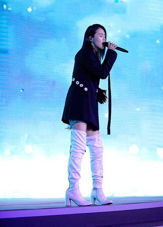 原来是他娶了谭维维！被称为“不老男神”，曾在海拔5600米上求婚