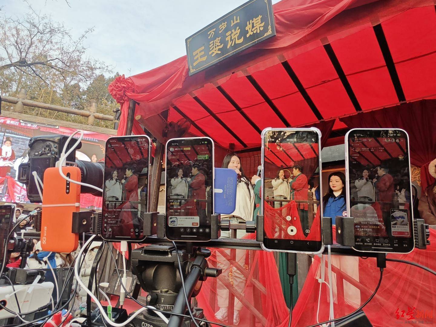 开封“王婆”成为顶流后:不懂流量,干到孩子们不再需要就“拜拜”