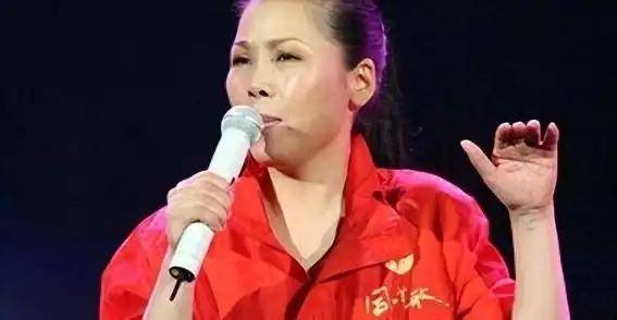 58岁的田震，老公原来是我们熟悉的他，如今两人定居澳洲生活惬意