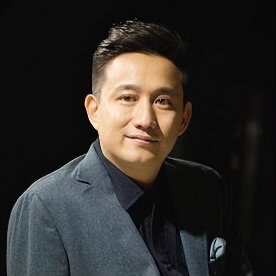 三年不开张，开张吃三年！以为黄磊糊了，实际他才是最精的那一个