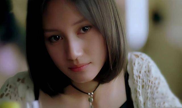 不拍戏就“消失”,47岁的袁泉,已经走上了女演员的另一大道