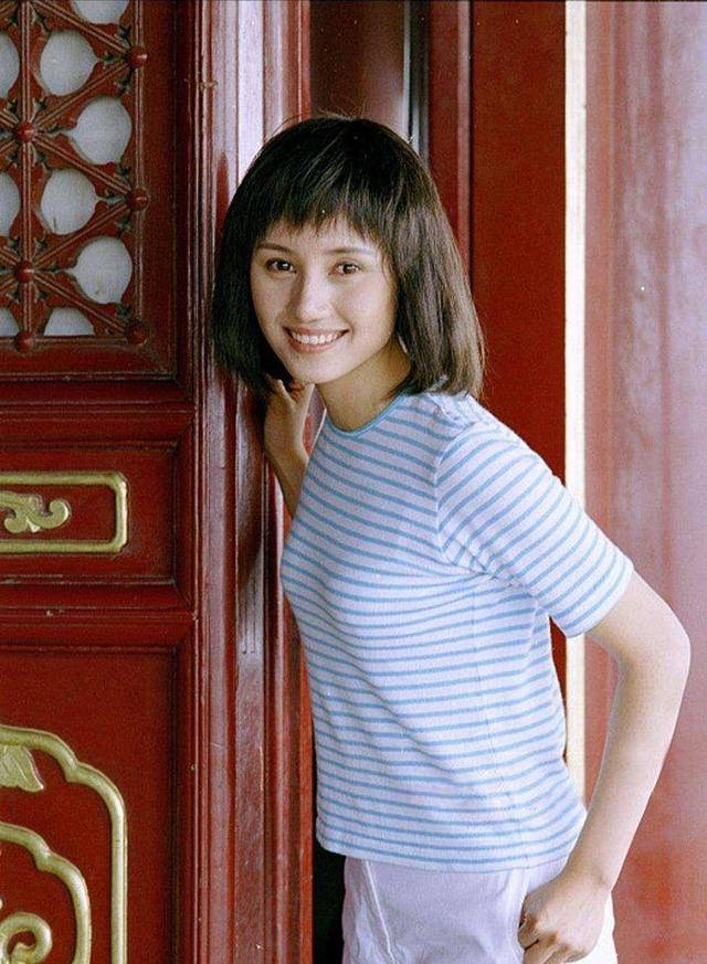 不拍戏就“消失”,47岁的袁泉,已经走上了女演员的另一大道