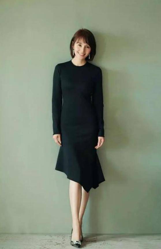 不拍戏就“消失”,47岁的袁泉,已经走上了女演员的另一大道