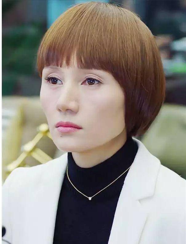 不拍戏就“消失”,47岁的袁泉,已经走上了女演员的另一大道