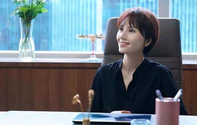 不拍戏就“消失”,47岁的袁泉,已经走上了女演员的另一大道