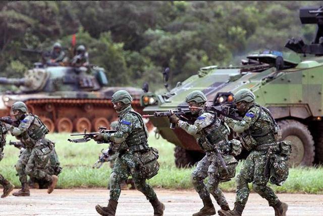 解放军强力“打独”效果显现:岛内战机没人开,坦克没人驾驶,赔钱退伍暴增4倍!