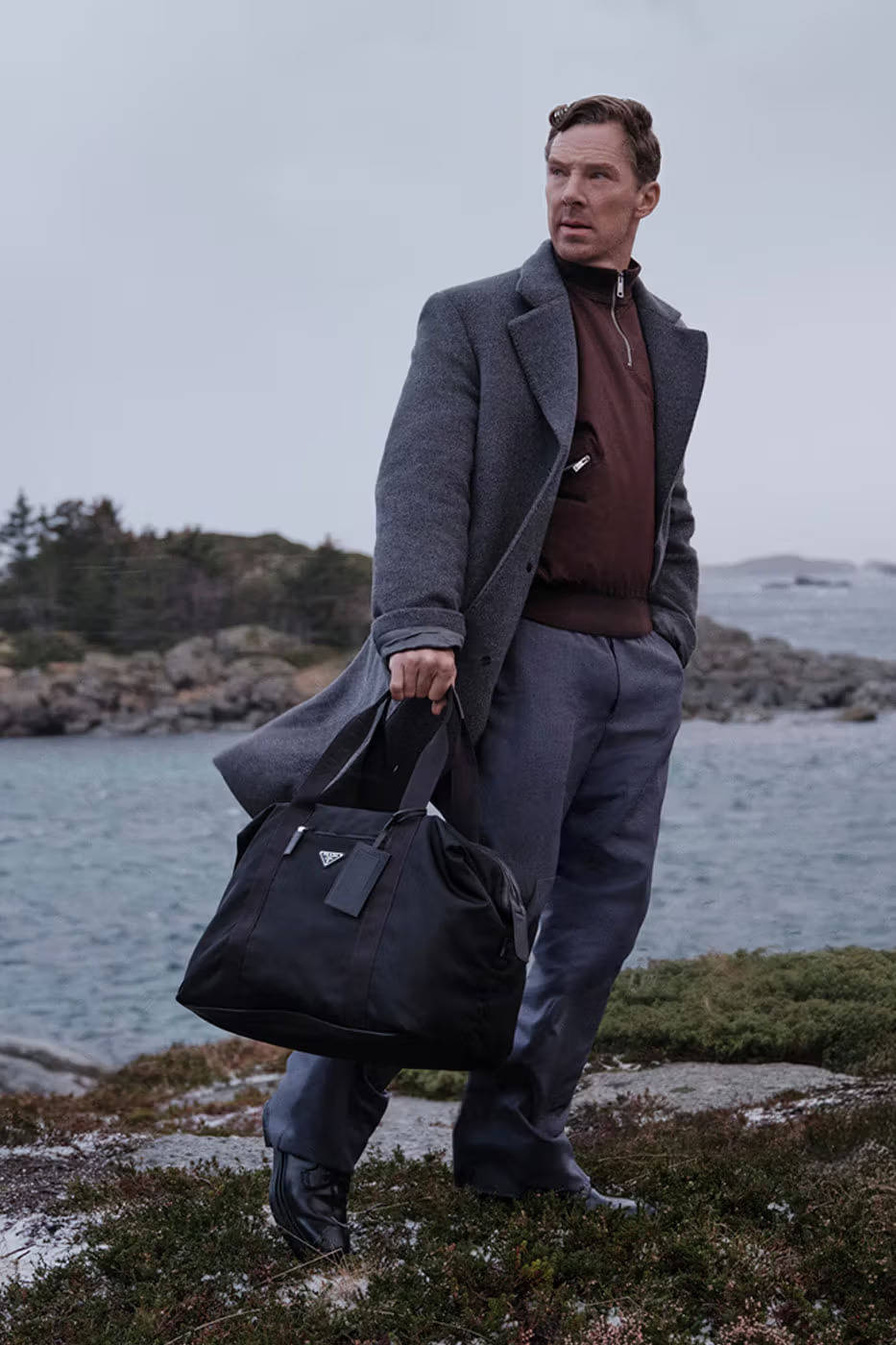 出镜PRADA大片！“卷福”直接化身超模