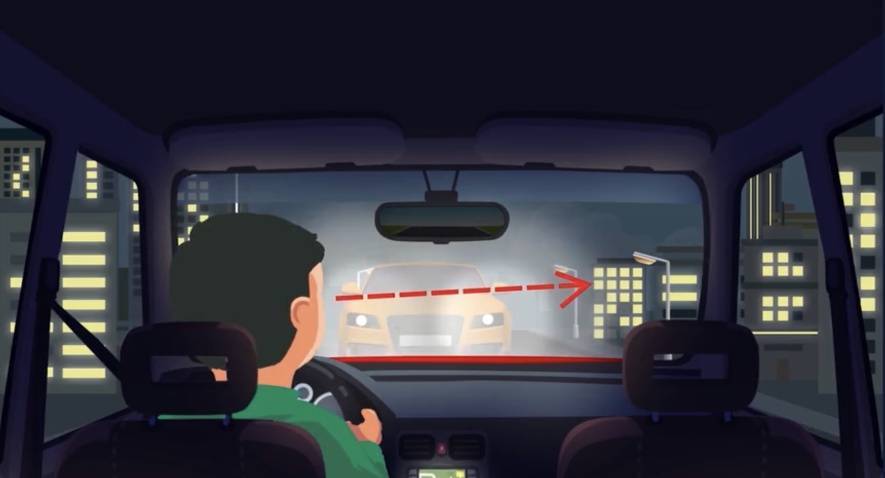 “水已经到胸口了!”事发上海深夜,一小轿车冲进河道!紧急救援→