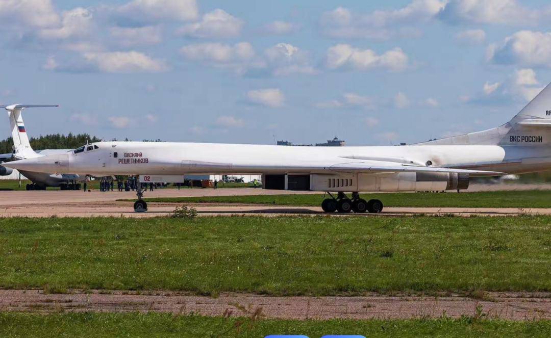 “杀手锏”突然调动，图160被部署黑龙江对岸，普京此举意欲何为