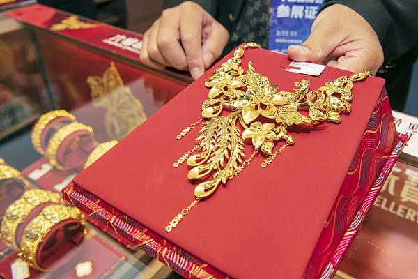 “金包银”疯狂占领县城：利润率最高可达100%，水贝模式“保本就不错了”