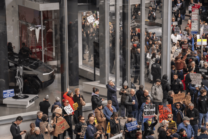 突发！马斯克：遭到大规模攻击！