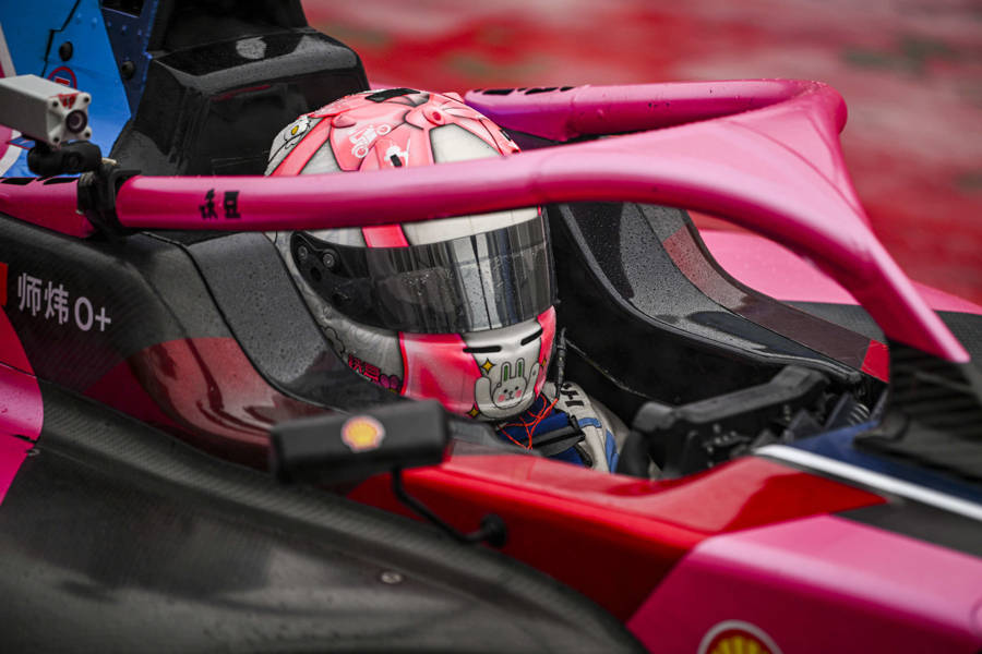 与世界上“开车最快”的女生们同场竞技!师炜即将亮相F1学院揭幕战