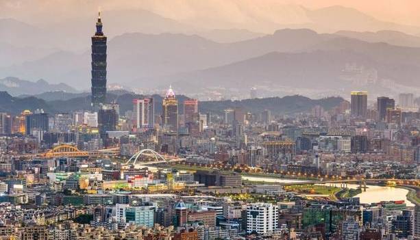 三消息：中方抓到“大鱼”；赖清德突遭晴天霹雳；上百国收到通缉令