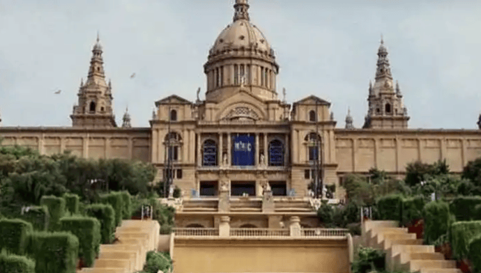 “要独立,不要统一!”40万人冲上街头示威,上演罕见一幕