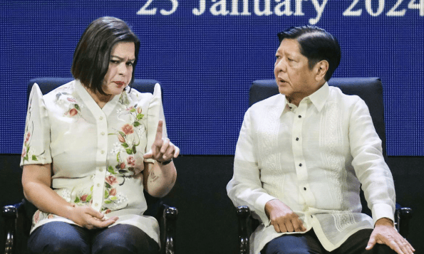 马科斯玩砸了!杜特尔特大张旗鼓回国,一番表态响彻全球,大局已定