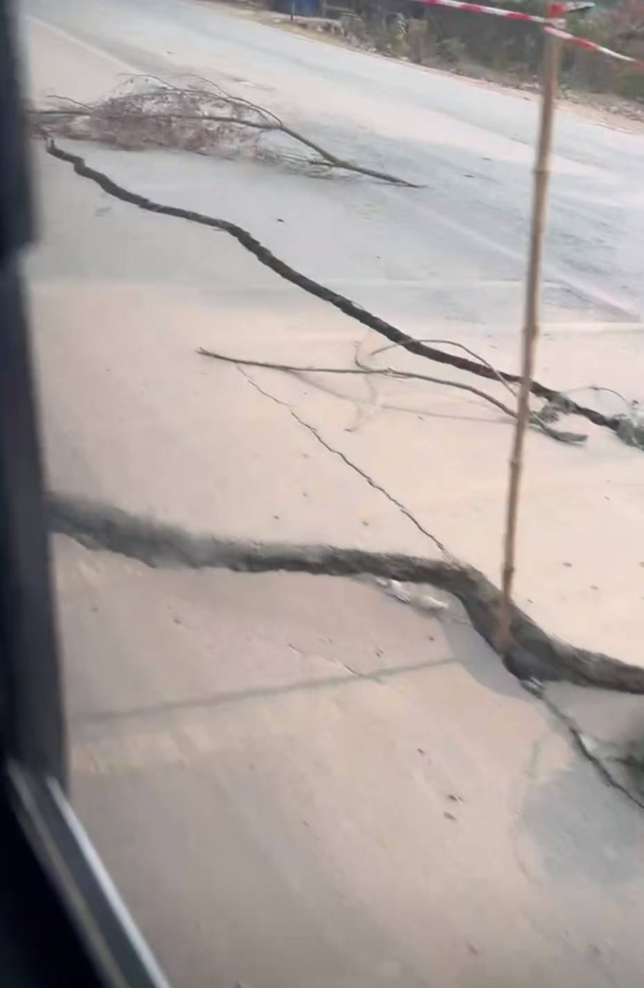 “太想回国了！”湖南商人哽咽讲述撤离曼德勒：连开十多小时不敢停，途中遭遇持枪收费