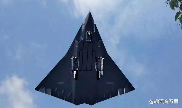 歼-36超低空飞行,美媒:看到双座和涂层!美F-47还没造就过时