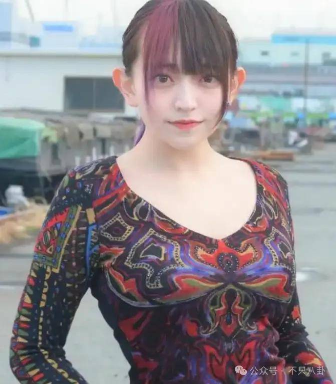 前一天还高高兴兴给粉丝表演，第二天就突发疾病去世了？！