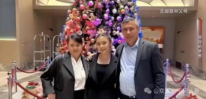 前一天还高高兴兴给粉丝表演，第二天就突发疾病去世了？！