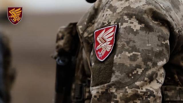 乌克兰出现兵变疑云，泽连斯基谈判遭军方抵制，精锐部队号召逼宫