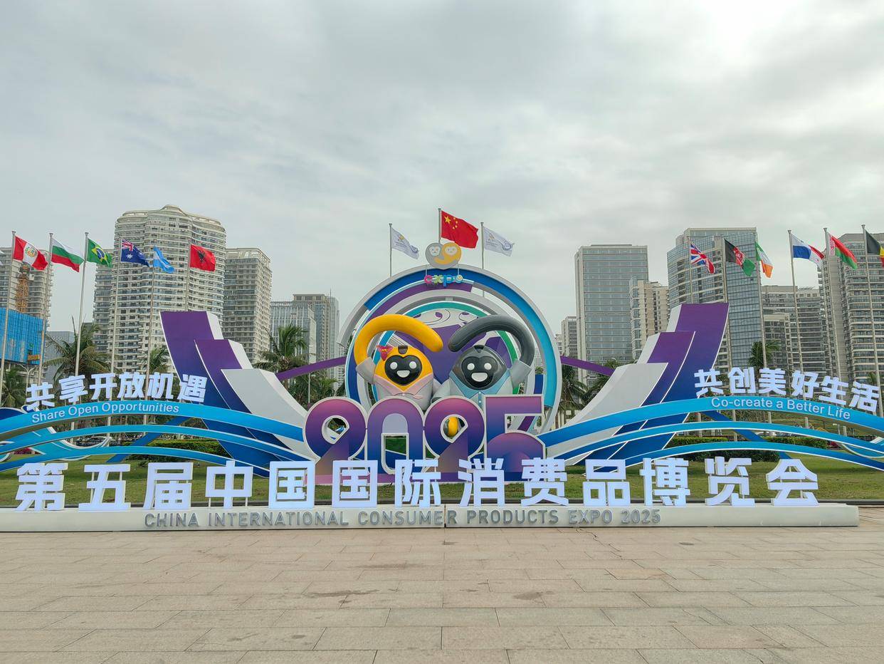 中美交锋异常激烈，潜伏在中国人身边的美国货，却赚的盆满钵满