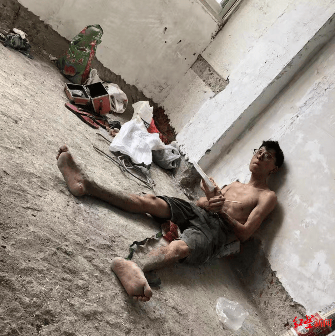 小伙搬砖9年攒200万，修别墅买车：宁愿不要这些钱，若时间倒流想好好读书