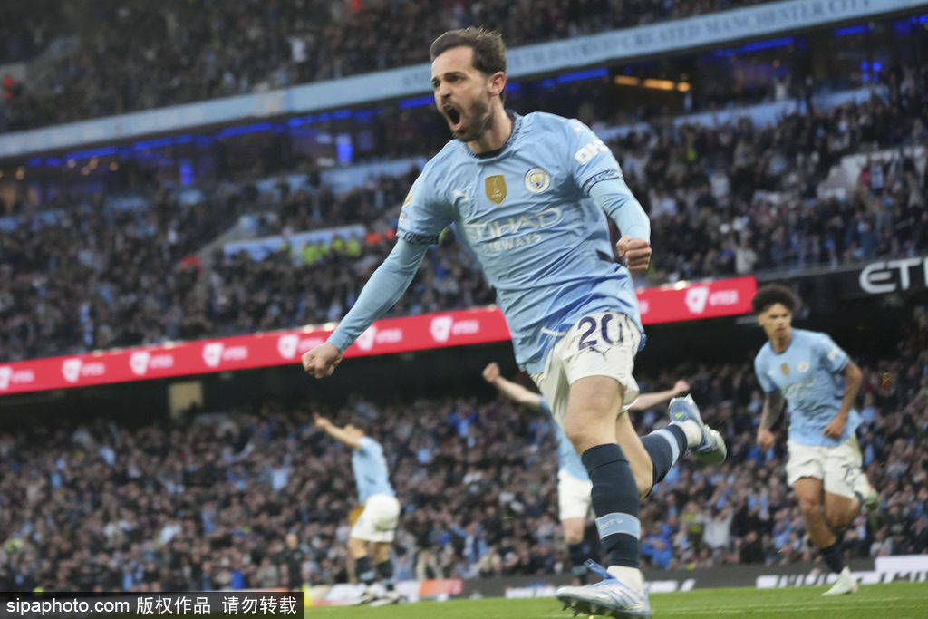 英超-B席破门努内斯读秒绝杀 曼城2-1维拉3连胜升第3