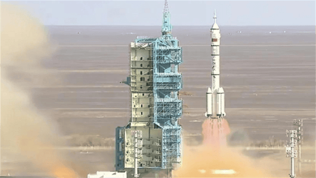 太阳翼才修好没多久，又有“敌”撞过来了？3名航天员紧急加防