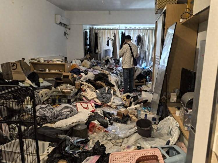 公寓变垃圾场后续:女租客称东西都不要了,愿付清洁费
